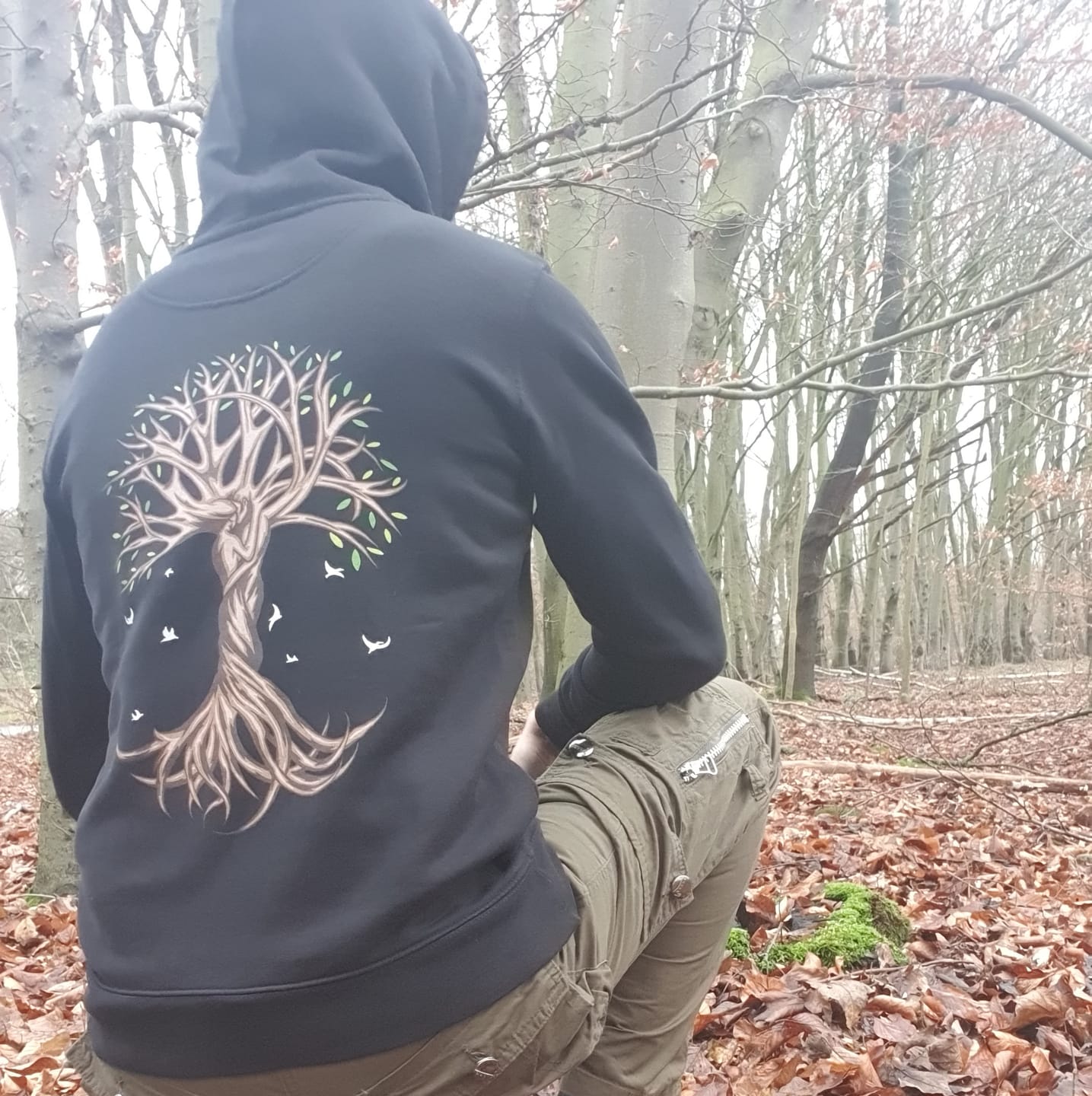 Customer photo review of Tree Couple Backprint - Unisex Premium Bio Hoodie