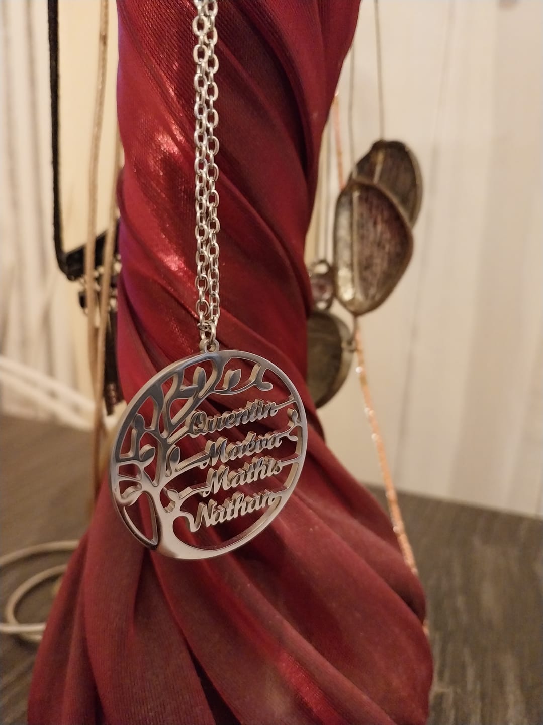 Customer photo review of Collier Prénom Arbre Généalogique - Arbre de vie
