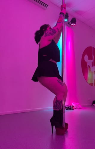 Customer photo review of Free Flow High Waisted Shorts BLACK