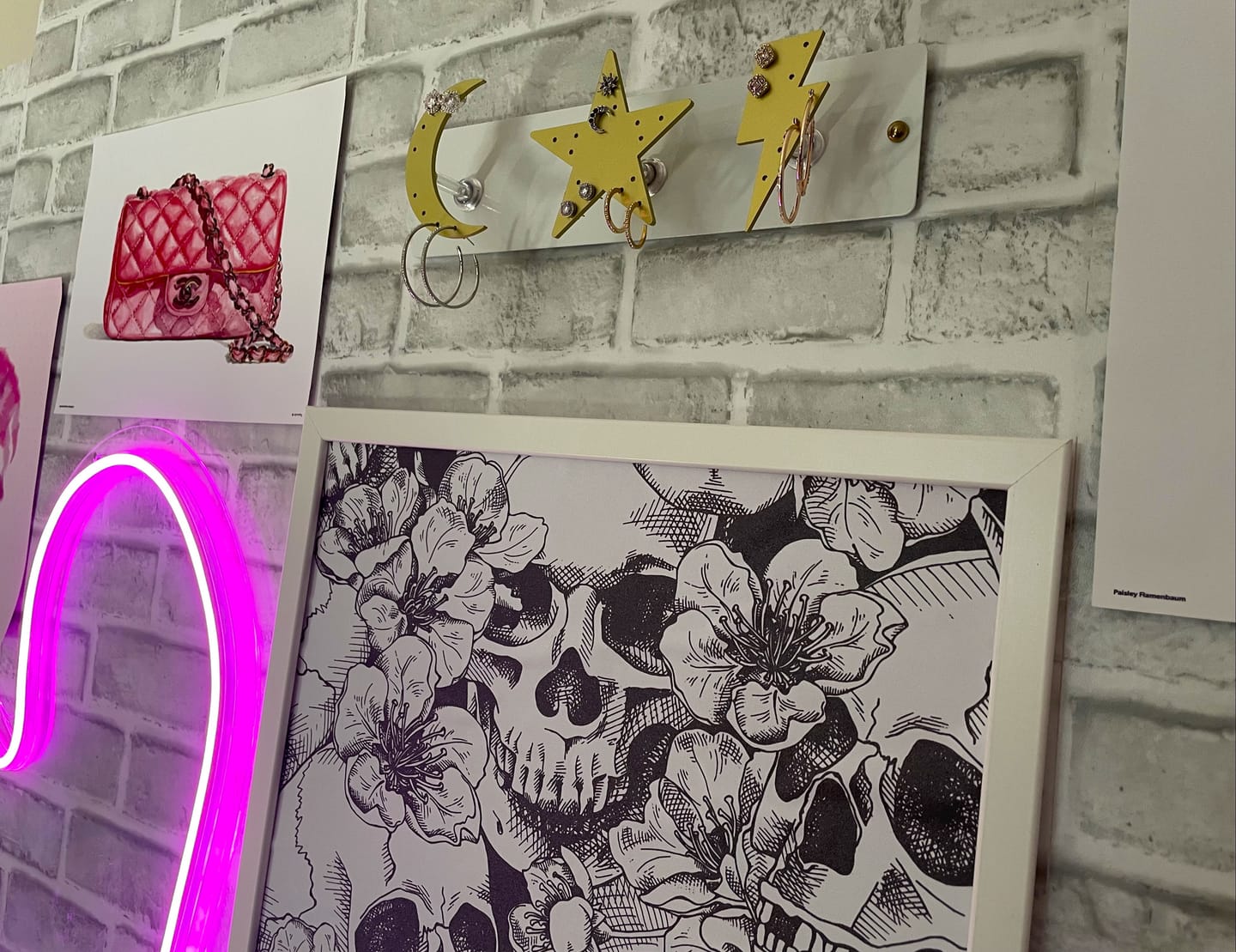 Customer photo review of Wall Jewelry Organizer Small Board For Tweens, Teens, & Young Adult Girls