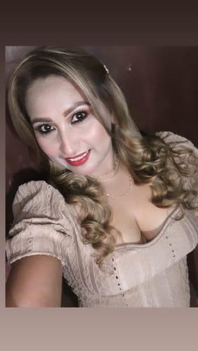 Customer photo review of Curso secretos de belleza: Crea cualquier look de maquillaje | Escuela Cosméticos al por mayor