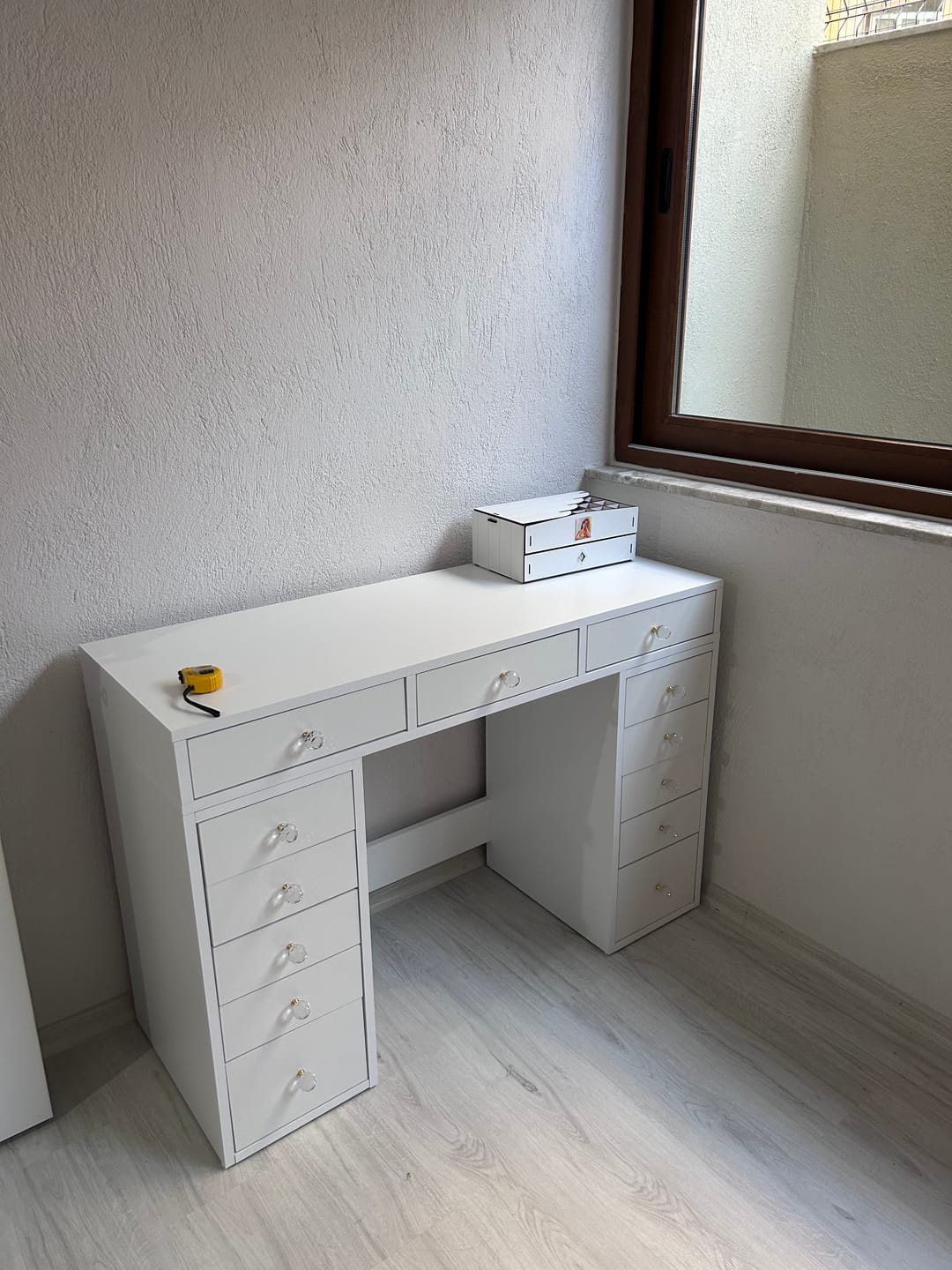 Customer photo review of Rani BJ106 Makyaj Tuvalet Masası 13 Çekmeceli Takı Düzenleyici Beyaz