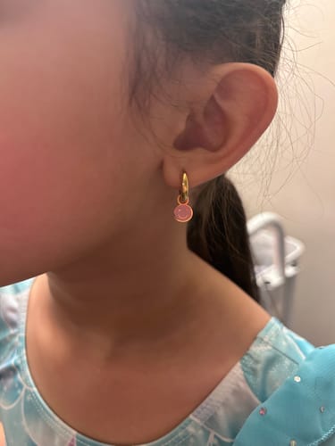 Customer photo review of Gold Huggies