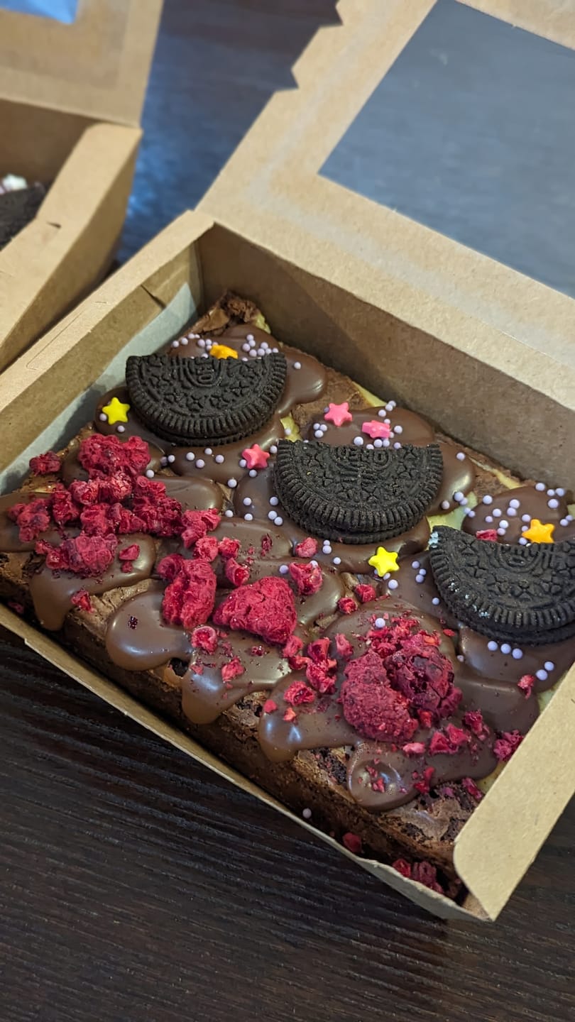 Customer photo review of Mini cheesecake brownie