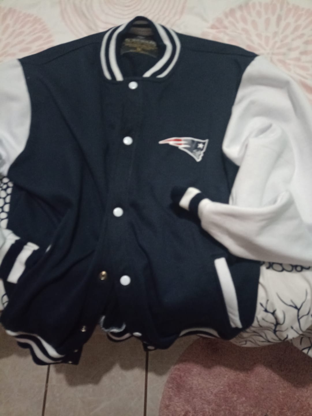 Customer photo review of Chamarra Universitaria NFL Patriots