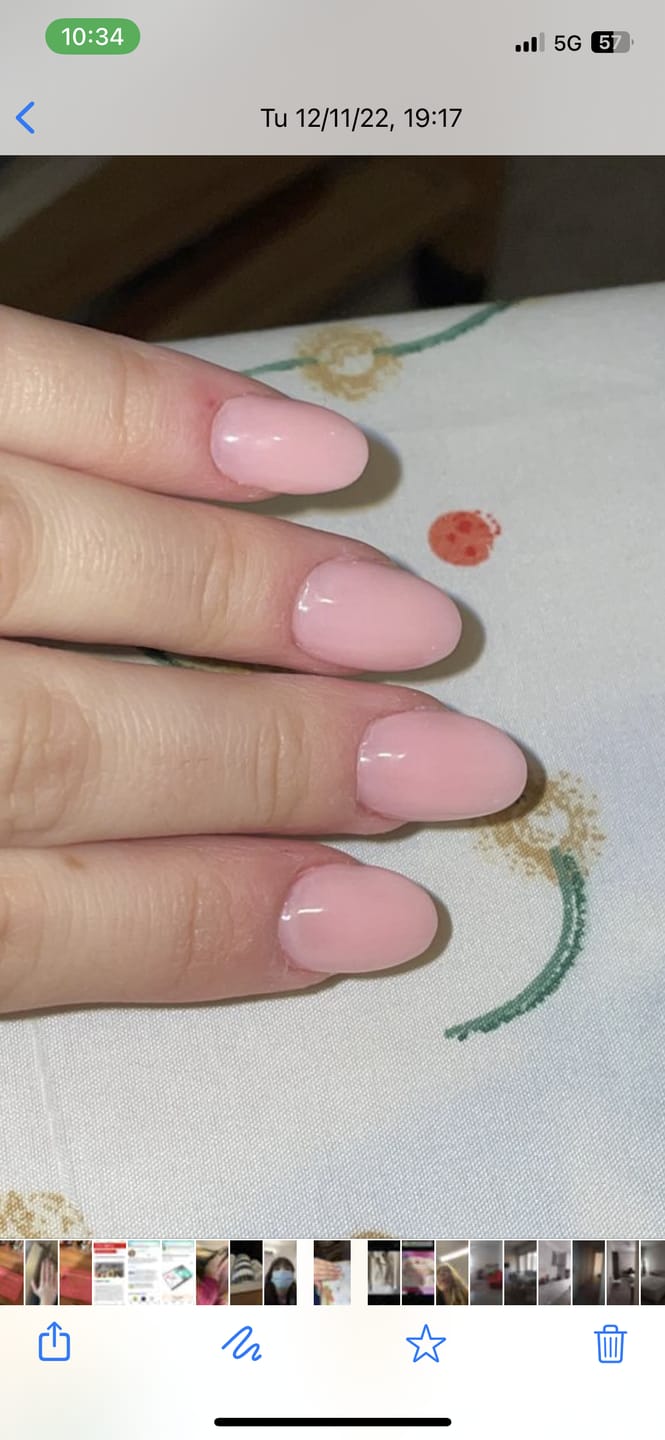 Customer photo review of Smalto Semipermanente LCI -  Latte trasparente rosino