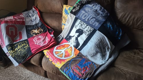 T-shirt quilt from university of oklahoma by Lou from OK