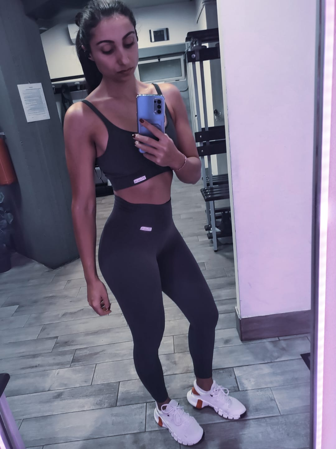 Customer photo review of Leggings Confidence Coal Green