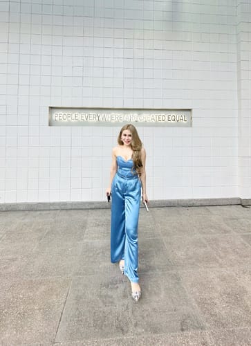 Customer photo review of 26" Straight Ponytail