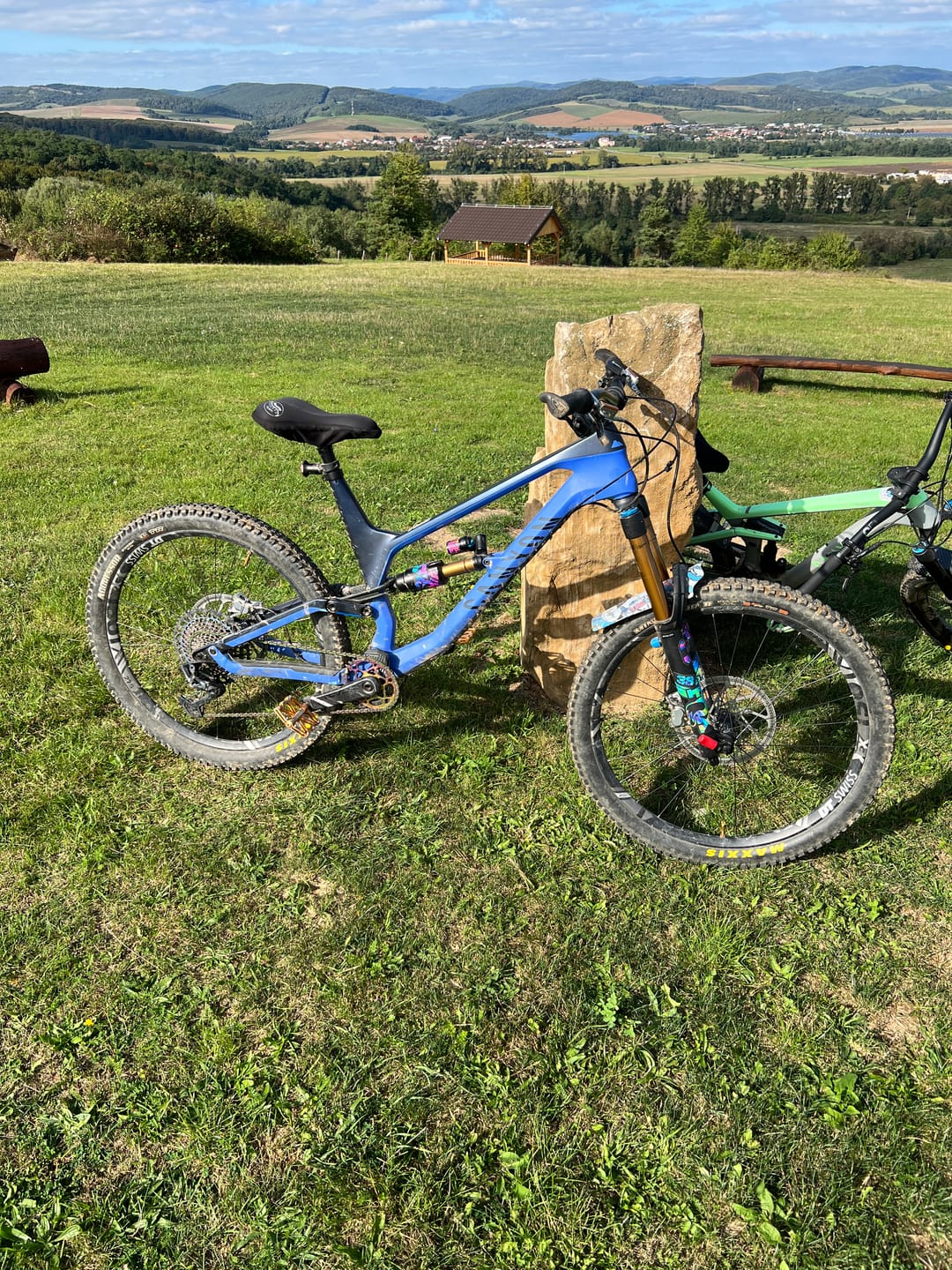 Customer photo review of Fox Float X2 Shock Decal
