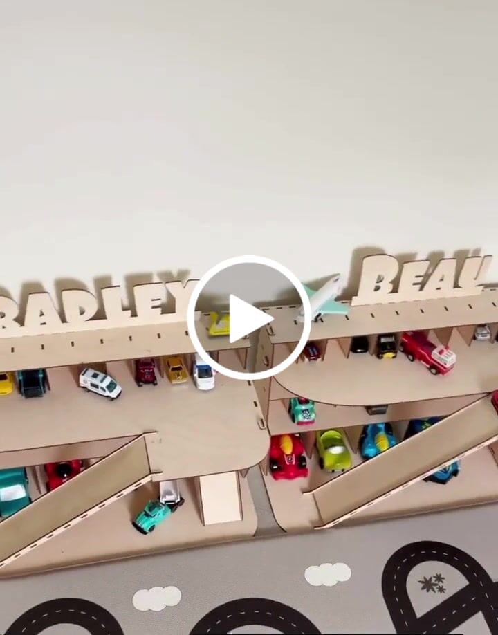 Customer video review of small ToyBox