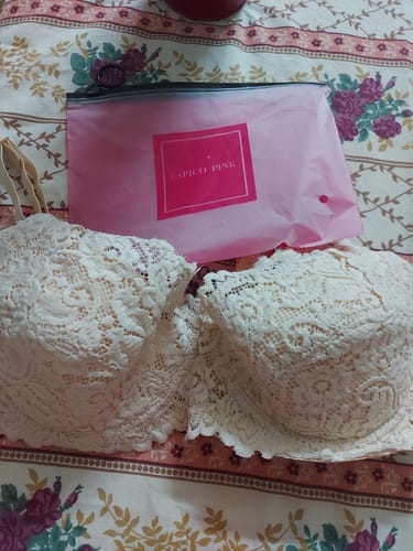 Customer photo review of Broom - Wired / Non-Wired Light Padded European Lace Bra