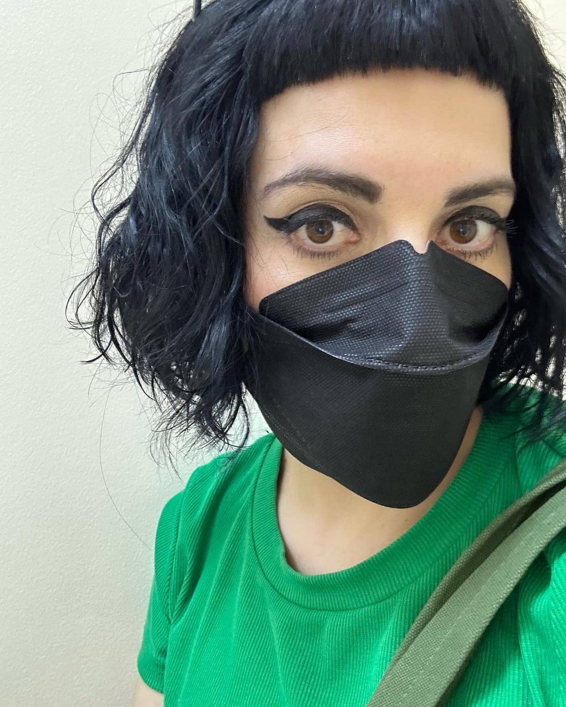 Customer photo review of Big & Tall (Large) KN95 Respirator Face Mask Individually Sealed (Extended Earloops)