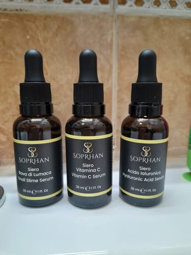 Customer photo review of Sieri Acido Ialuronico + Vitamina C + Bava di Lumaca - 3 al Prezzo di 1 (30ml per Siero)