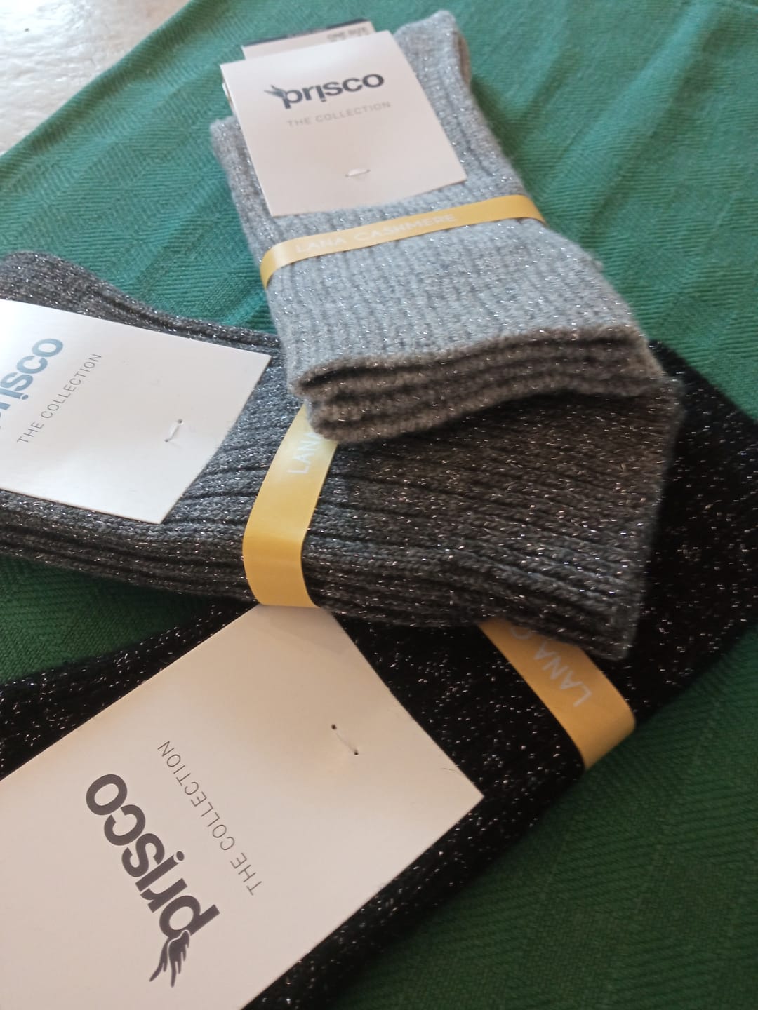 Customer photo review of Calza Corta in Cashmere e Lurex per Donna | Tinta Unita | Confezione da 3 Paia | Cashlux D