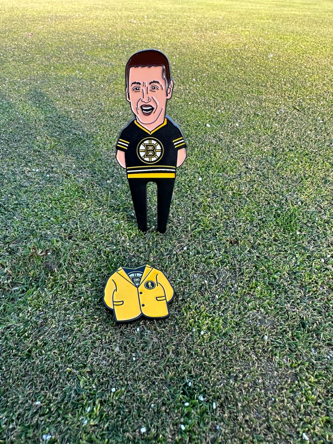 Customer photo review of Happy Divot Tool and Ball Marker Set