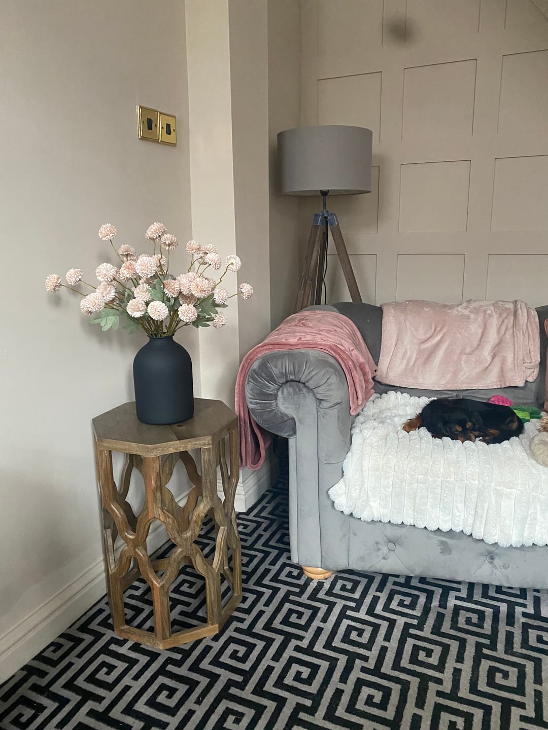 Customer photo review of Faux Kiku Flower - Cream (10 Stems)
