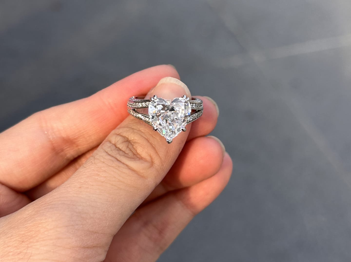 Customer photo review of Louily Exquisite 5.0 Carat Heart Cut Engagement Ring In Sterling Silver