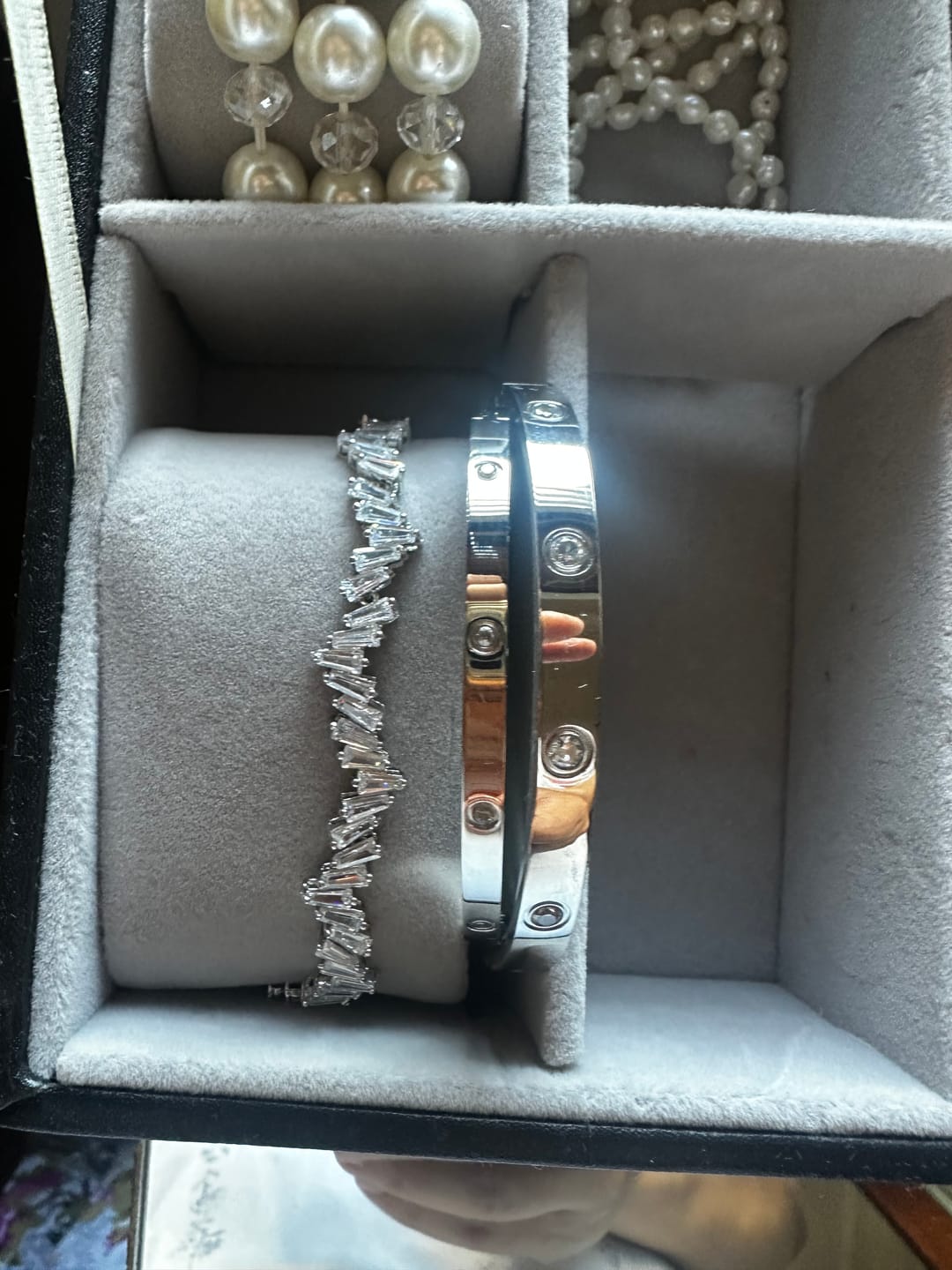 Customer photo review of IT’S DESIGNER BRACELETS | Tarnish Free | Stainless Steel | Bracelet (1 piece)