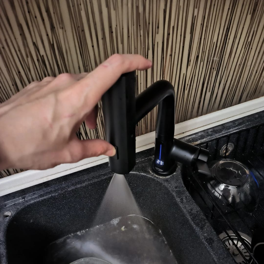 Customer photo review of NexH2O - Universaladapter für Wasserhähne mit drei Strahlmodi