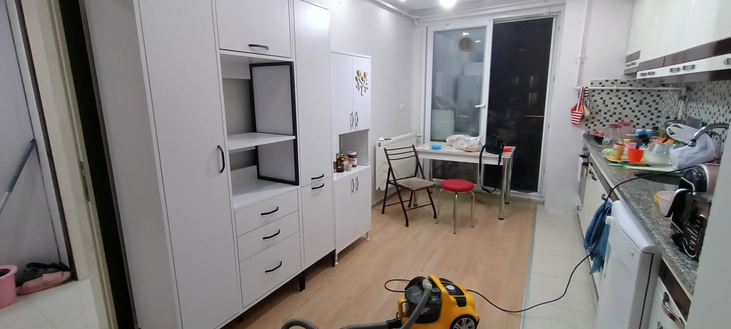 Customer photo review of Rani JE118 Çok Amaçlı Dolap 4 Kapaklı 3 Çekmeceli Kiler Mutfak Dolabı Beyaz