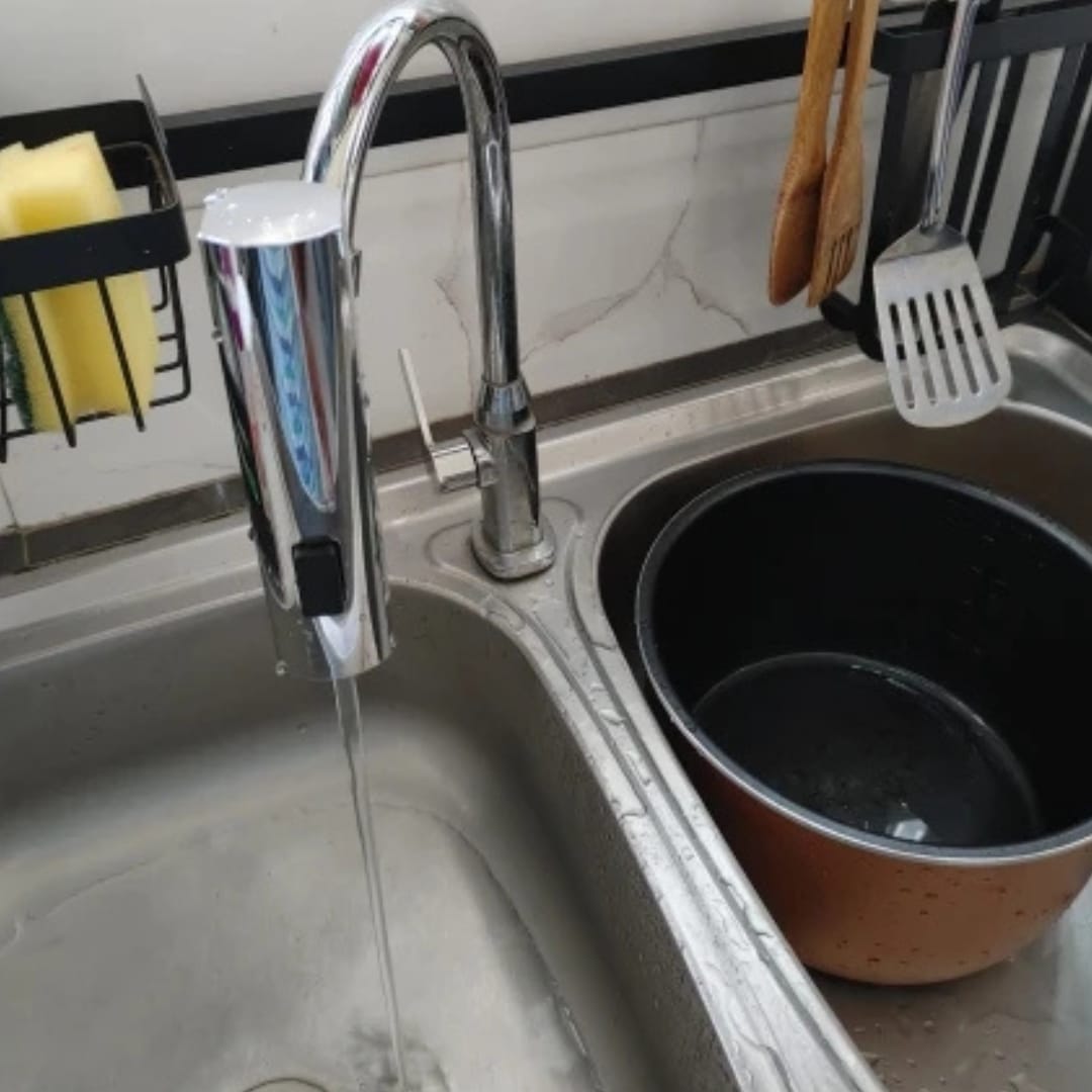 Customer photo review of NexH2O - Universaladapter für Wasserhähne mit drei Strahlmodi