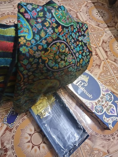 Customer photo review of Pashtush Mens Woven Ethnic Stole, Extra Soft Bamboo Fibre