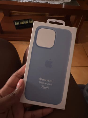 Customer photo review of iPhone 13 Silicone Case with MagSafe