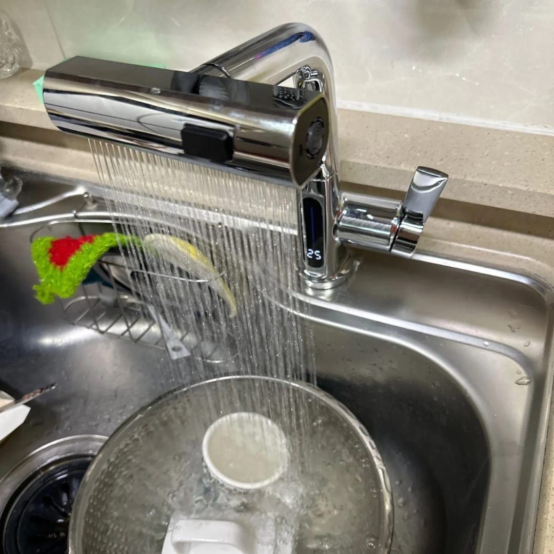Customer photo review of NexH2O - Universaladapter für Wasserhähne mit drei Strahlmodi