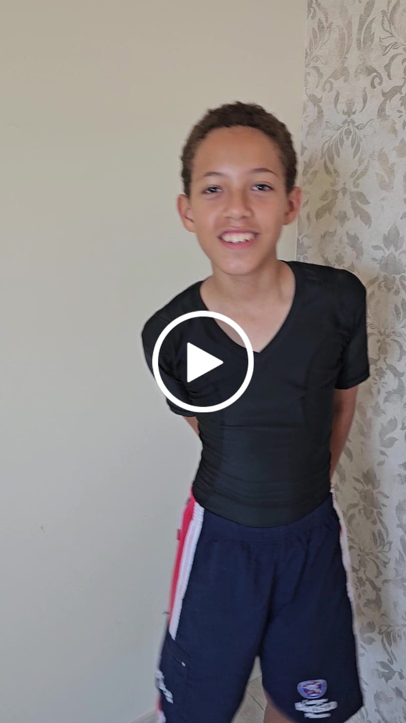 Customer video review of Camiseta Postural Feminina - Posture Shirt® Pullover