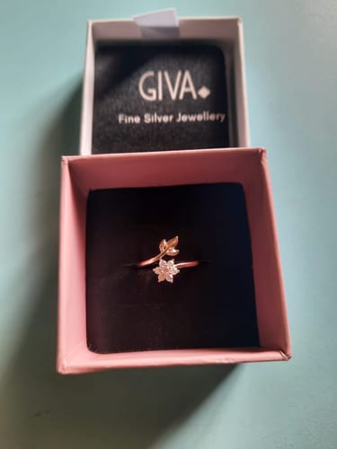 Customer photo review of Rose Gold Floral Chic Ring