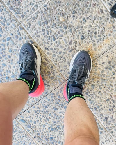 Customer photo review of Calcetin Compresivo RUN Black puntos corto