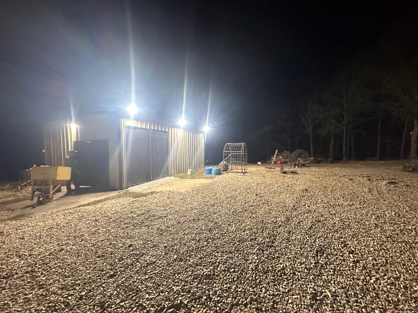 Customer photo review of LED Flood Light - FL4 - 150W - 21750LM -  Flood Mount - White - DLC