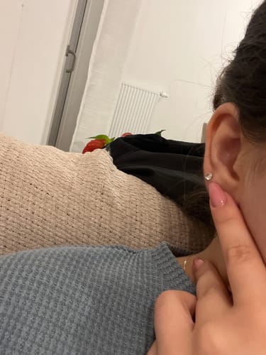 Customer photo review of Crystal Labret Piercing Gold