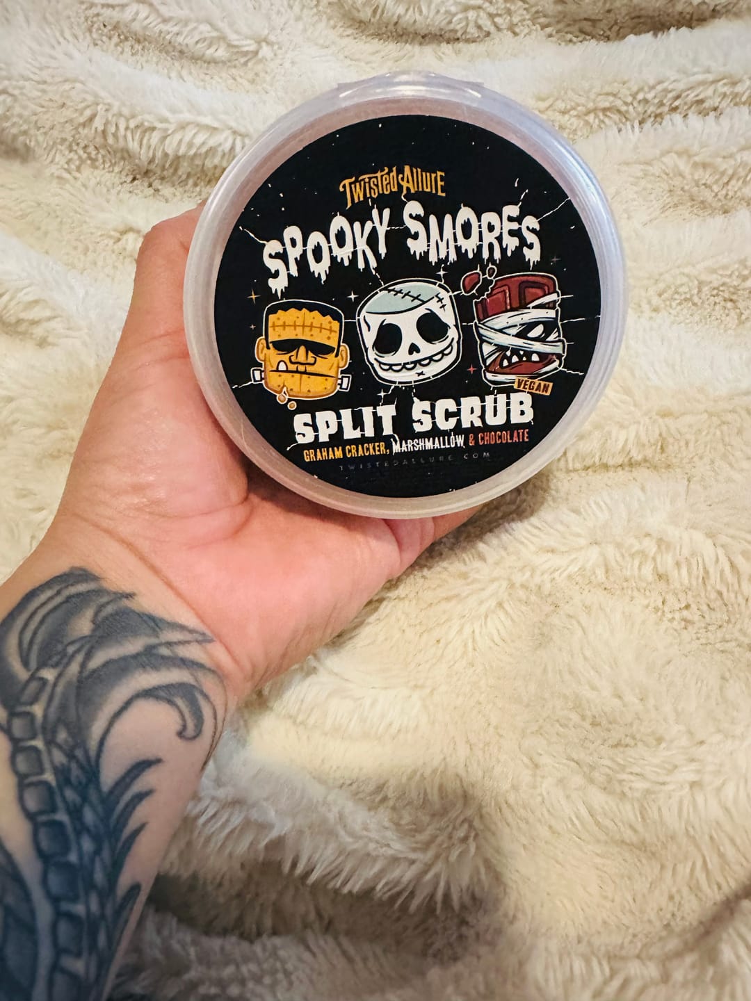 Customer photo review of Spooky Smores Split Scrub (Chocolate bar, Marshmallows & Graham Crackers)