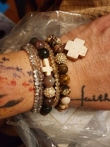 Customer photo review of November's 'Give Thanks With a Grateful Heart' Bracelet
