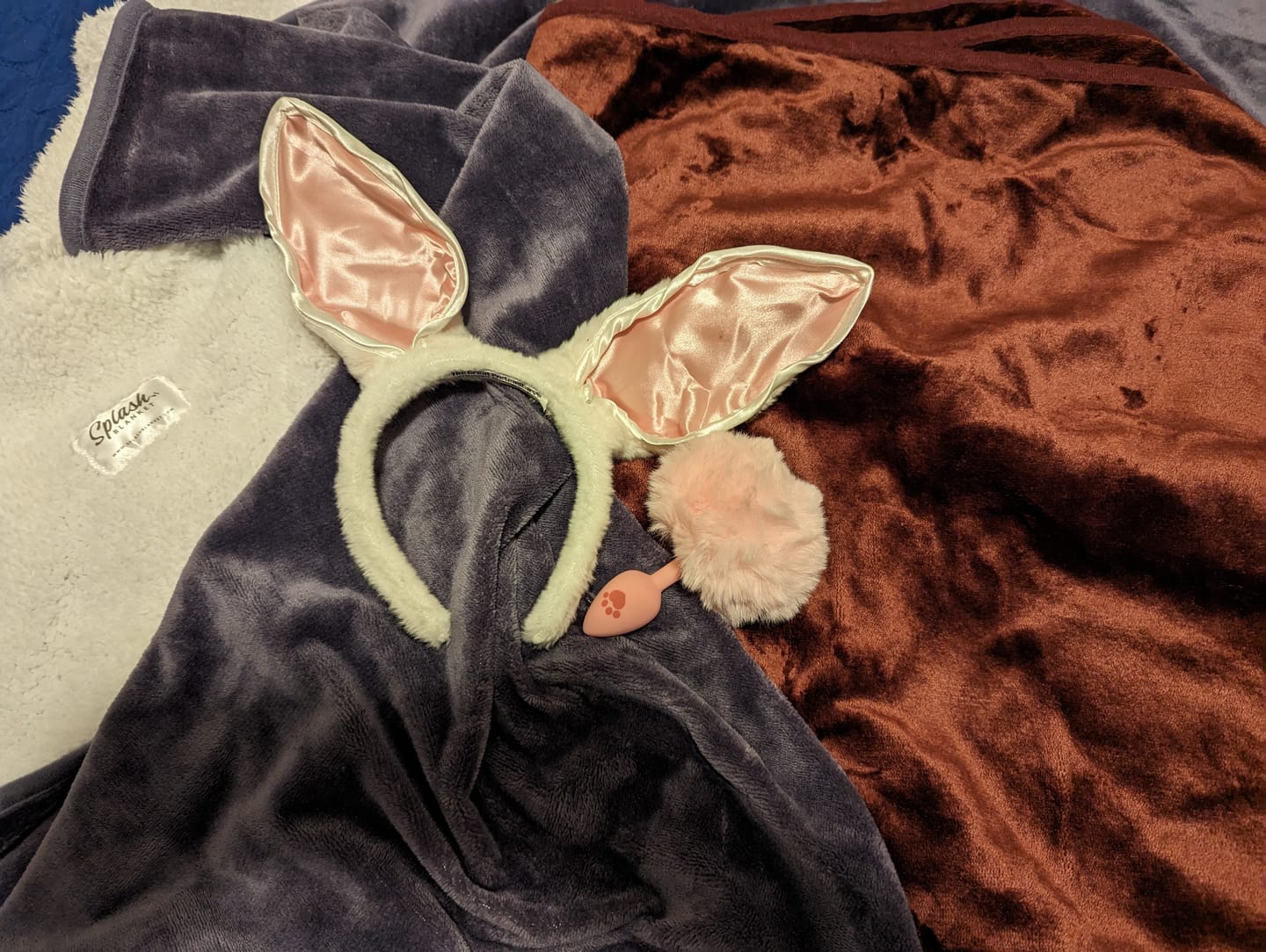 Customer photo review of Waterproof Splash Blanket™️ - Moon Blood Double Veluxe