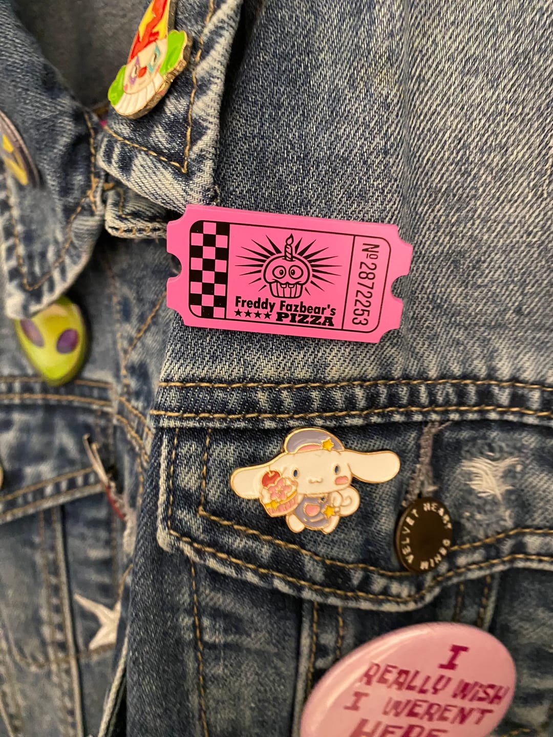 Customer photo review of Five Nights At Freddy's - Prize Ticket Pin Blind Box