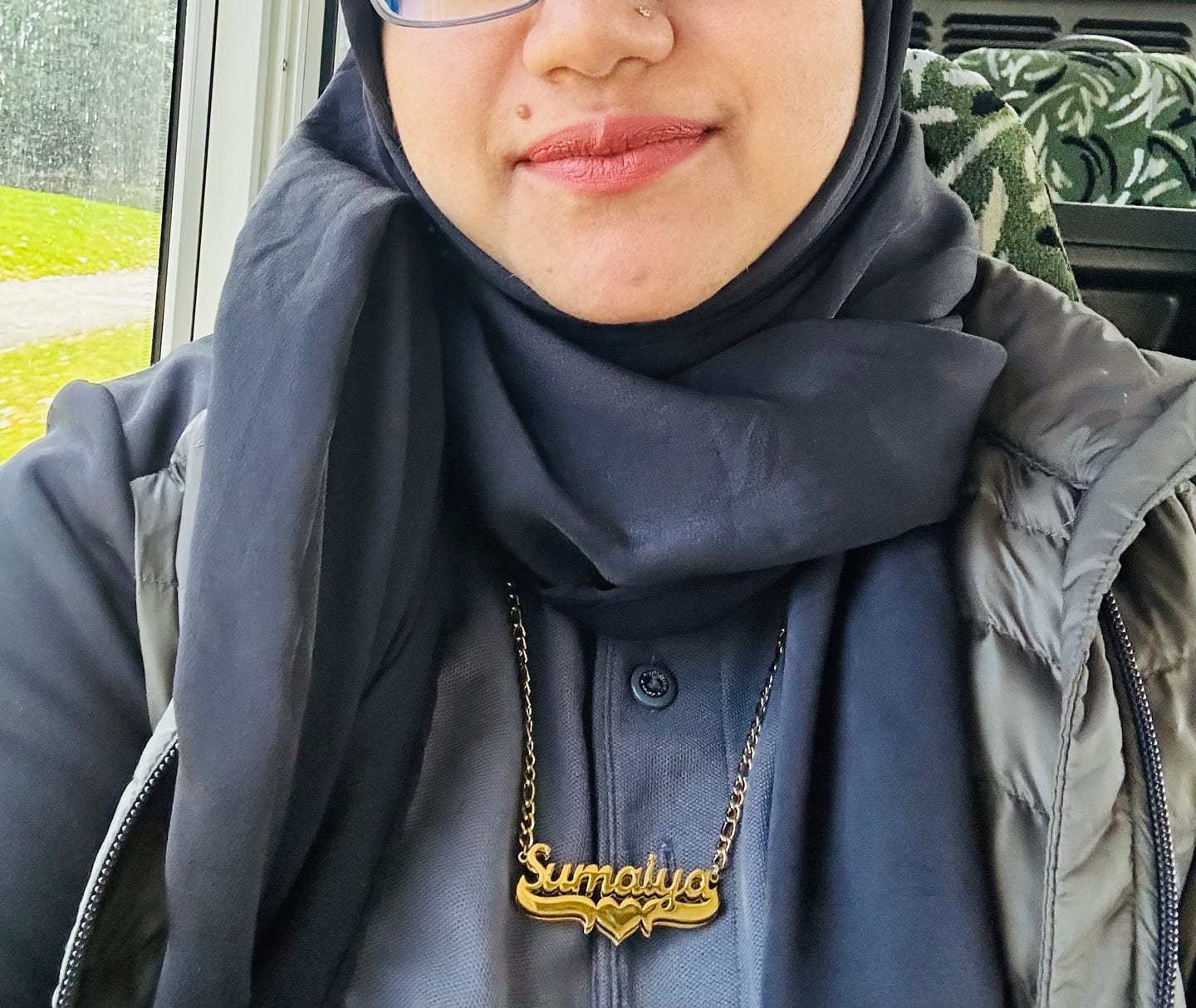 Customer photo review of Classic Heart Bar 3D Plated Name Necklace