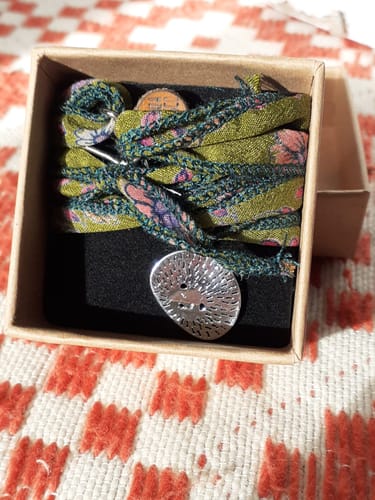 Recensione con foto di un cliente su Bracciale animale guida riccio 🦔