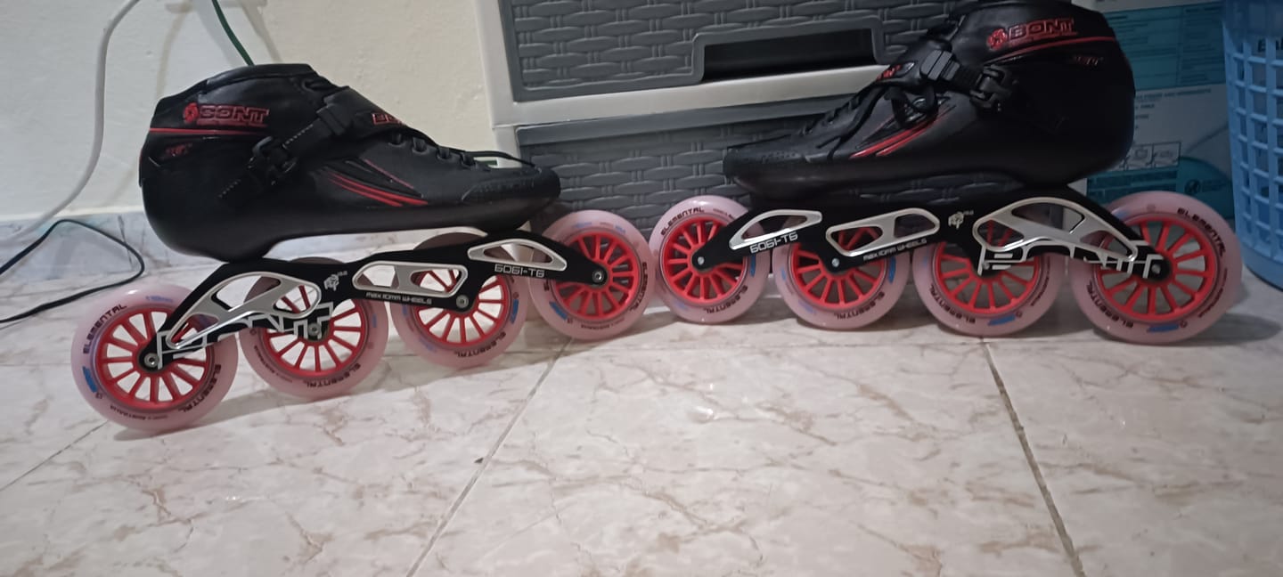 Customer photo review of Jet Inline Speed Skates