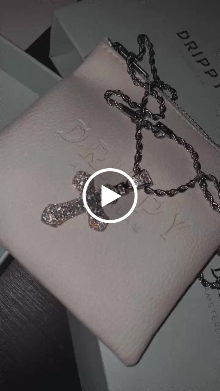Customer video review of FROSTY CROSS PENDANT. - WHITE GOLD