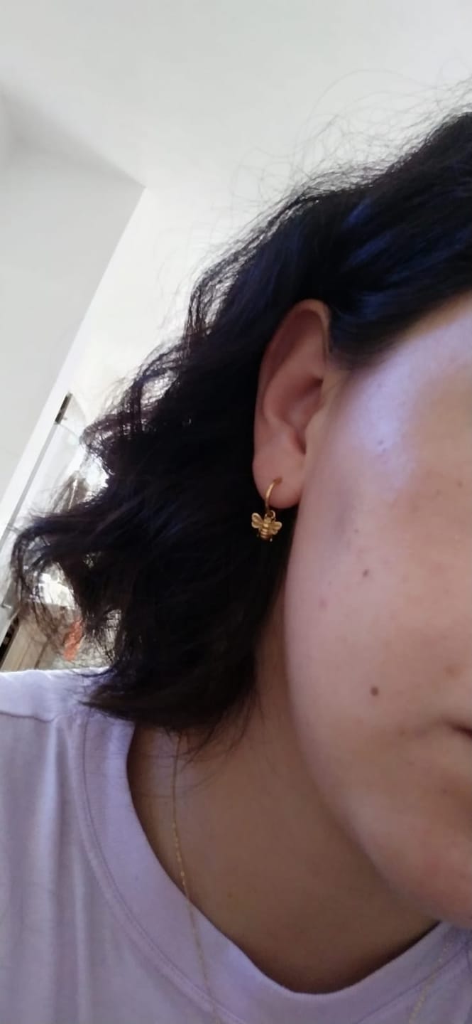 Customer photo review of Aretes Beecuff