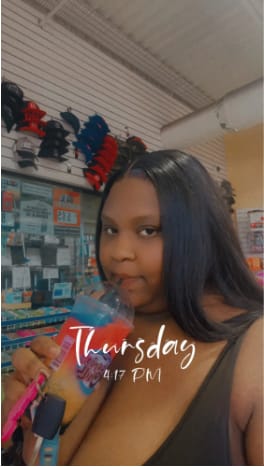 Customer photo review of Wavymy HD Lace Wear Go Wigs Dome Cap Glueless Straight  4x6 Lace Closure Wigs 180% Density