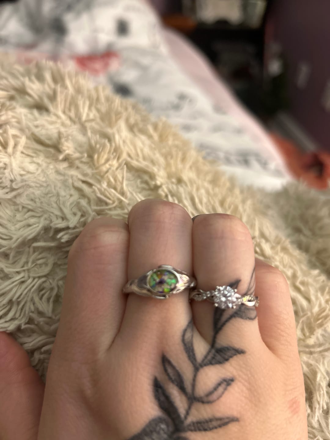 Customer photo review of Leaf Cremation Ring with Cremation Ashes
