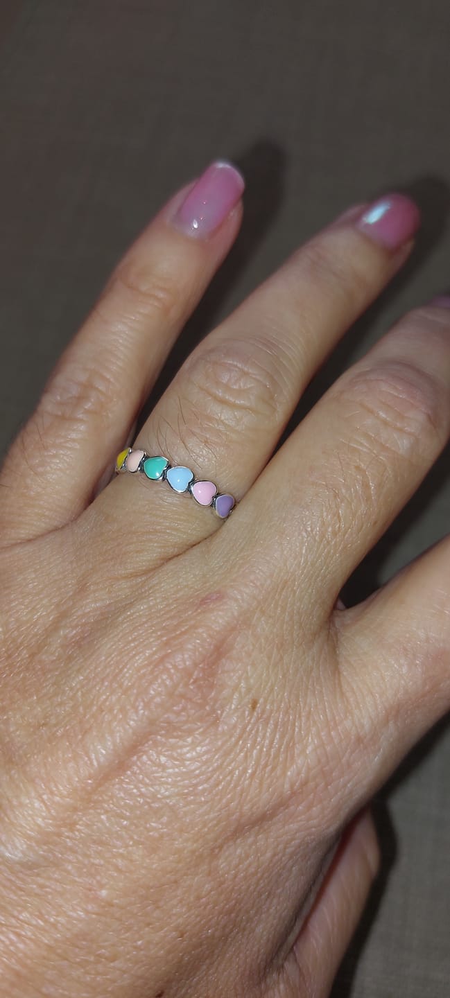 Customer photo review of Anillo Colorful Hearts