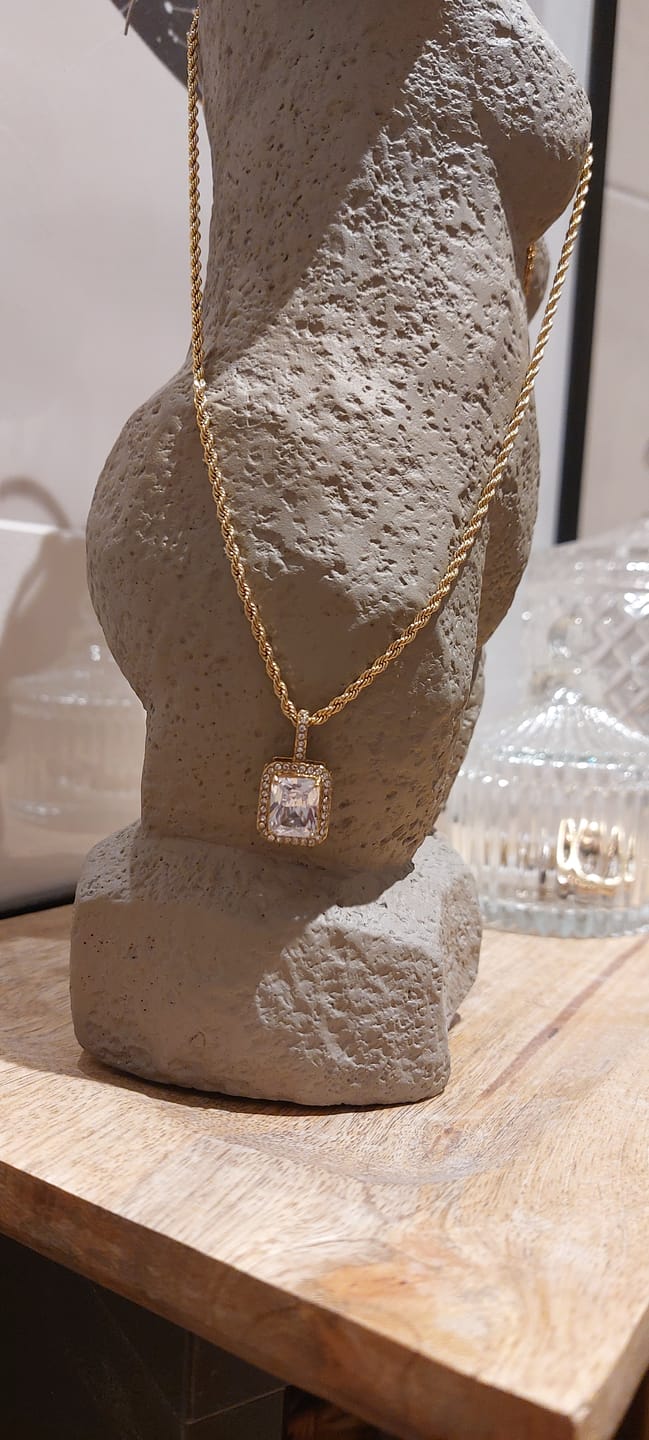 Customer photo review of Everlasting Elegance Kette