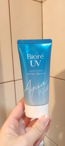 Customer photo review of Biore UV Aqua Rich Watery Essence SPF 50+ PA++++ 50g