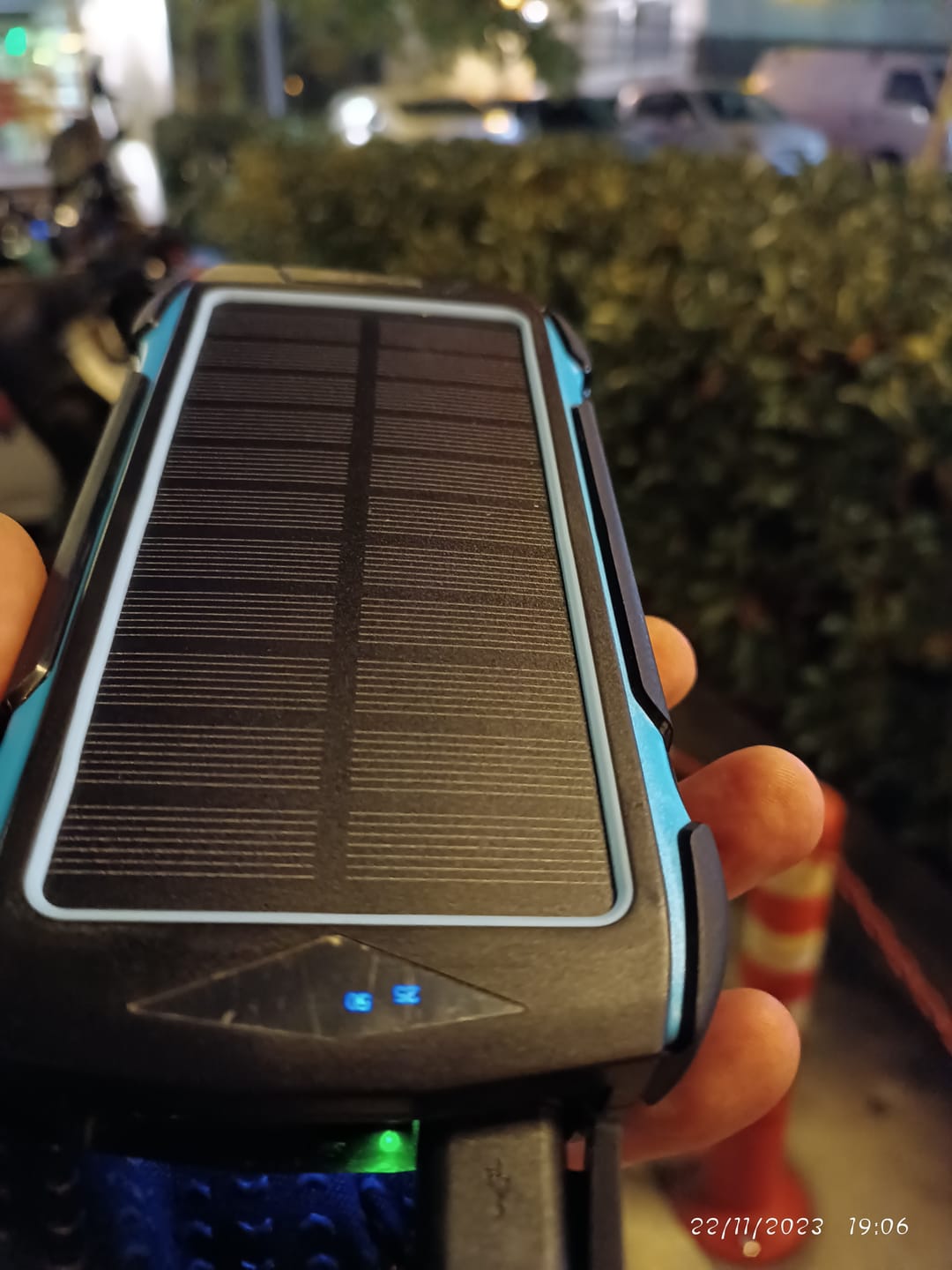 Customer photo review of Wochee XCore Ultimate 4+1 Solar Powerbank