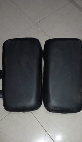 Customer photo review of כרית אמה לאימון בעיטות (זוג) Venum Giant Black/Black